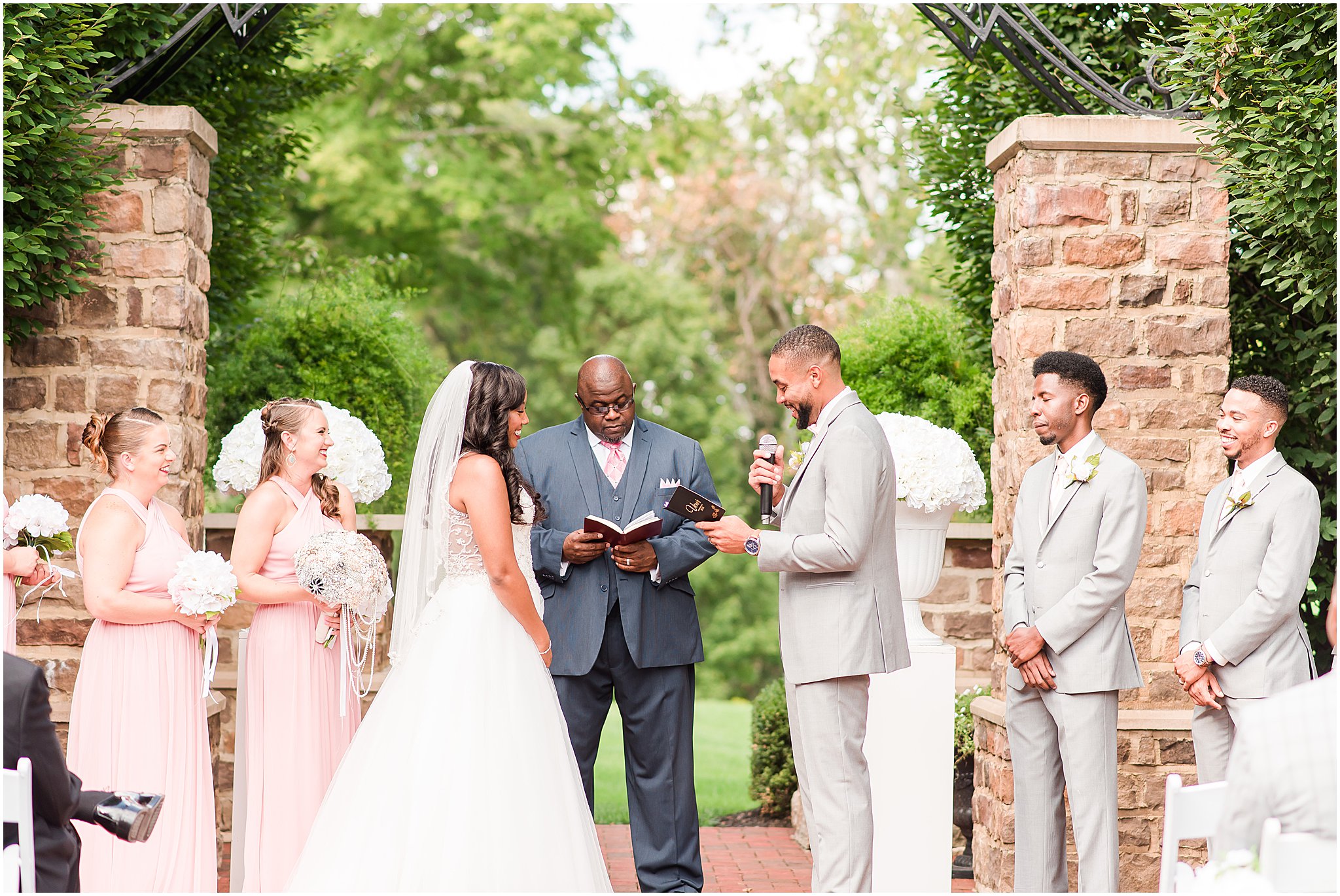 Outdoor ceremony at Pinnacle Golf Club | Courtney Carney Photography