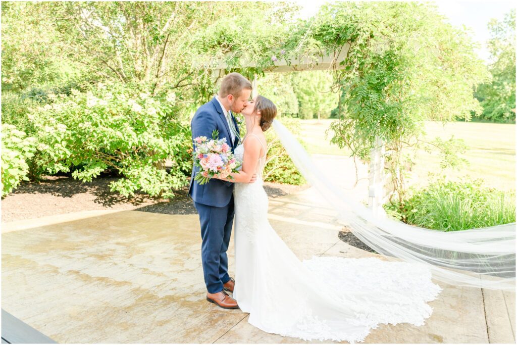 Bride and groom pictures Mustard Seed Gardens wedding