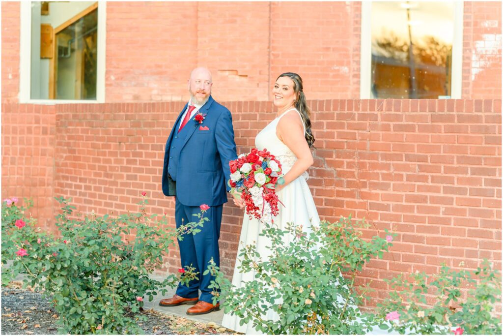 Bride and groom pictures Mill Top fall wedding